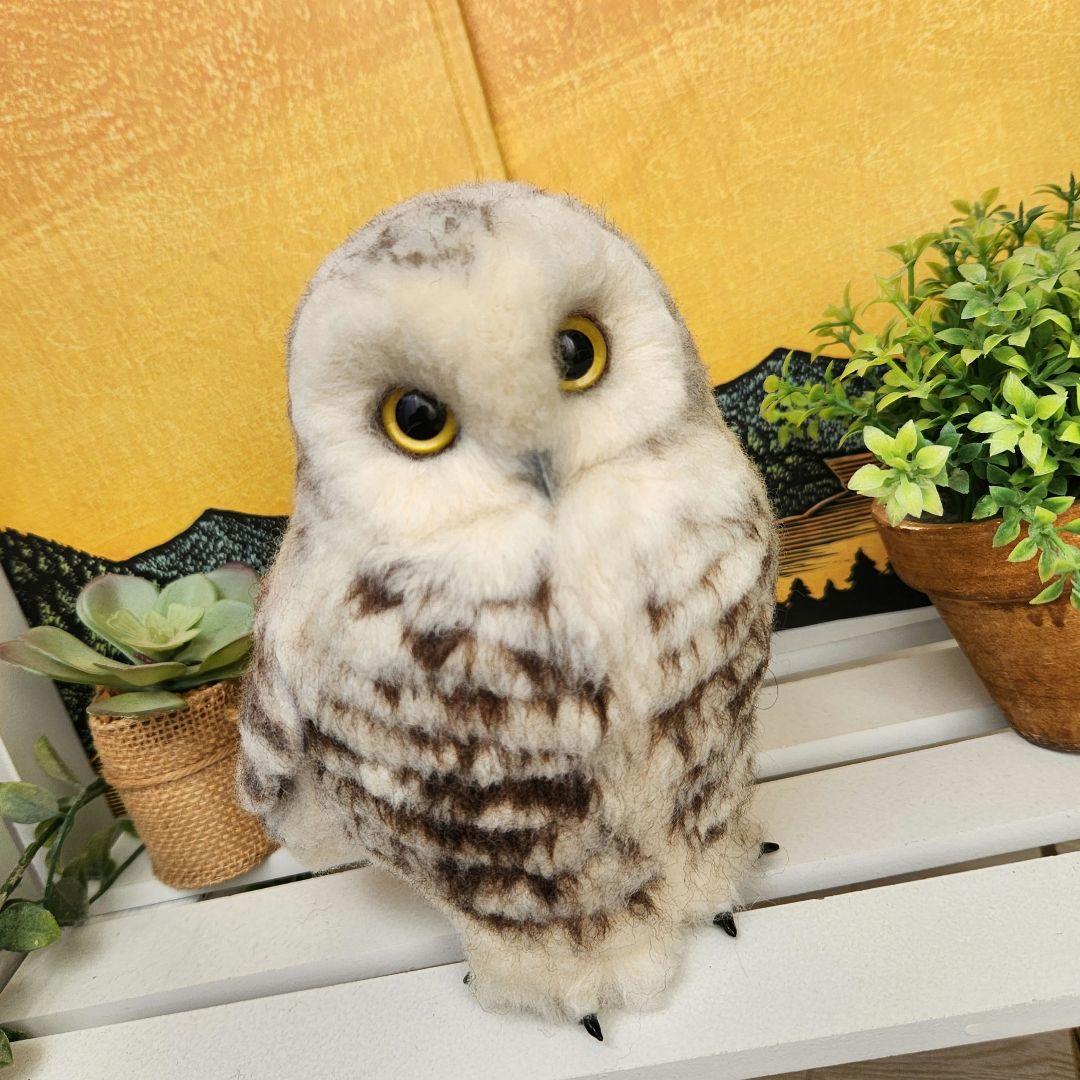 羊毛フェルト フクロウの置物　シロフクロウ