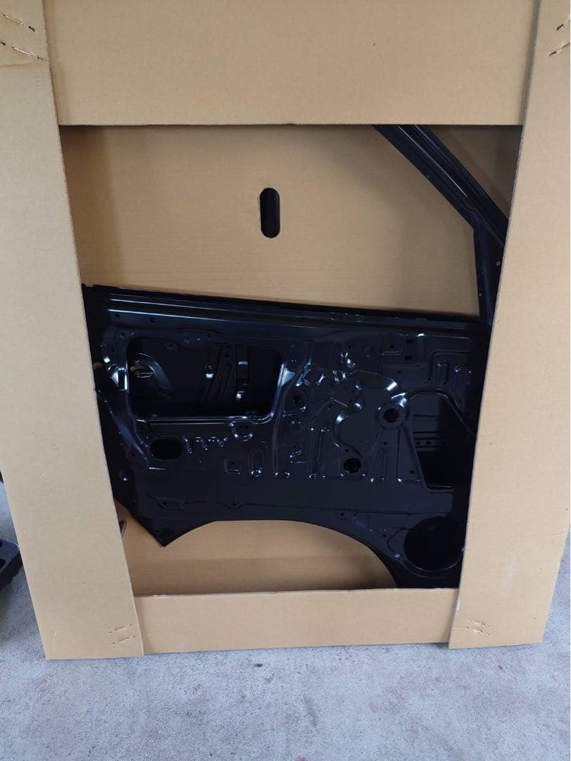 引取り限定　ハイエース　純正左ドア、バイザー、ウエザスリップ