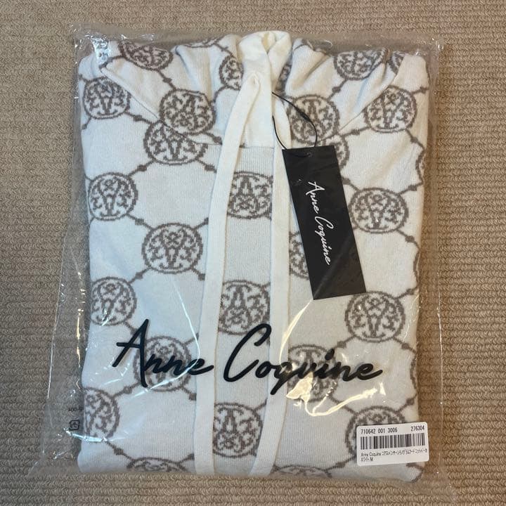 アンコキーヌ コアスパンヤーンモノグラムフードニットパーカー