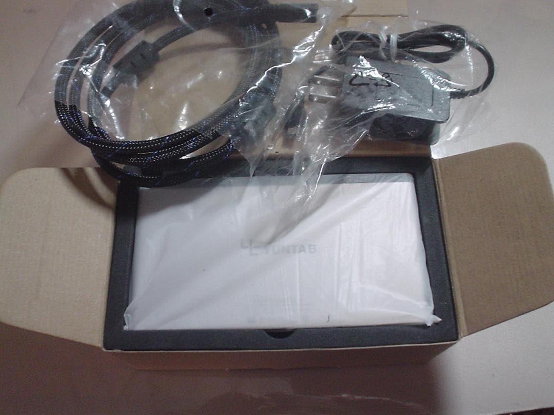 稀少YUNTAB ミニPC 2GB 64GB Win10 バッテリー内蔵 稀少YUNTAB ミニPC 2GB 64GB Win10 バッテリー内蔵