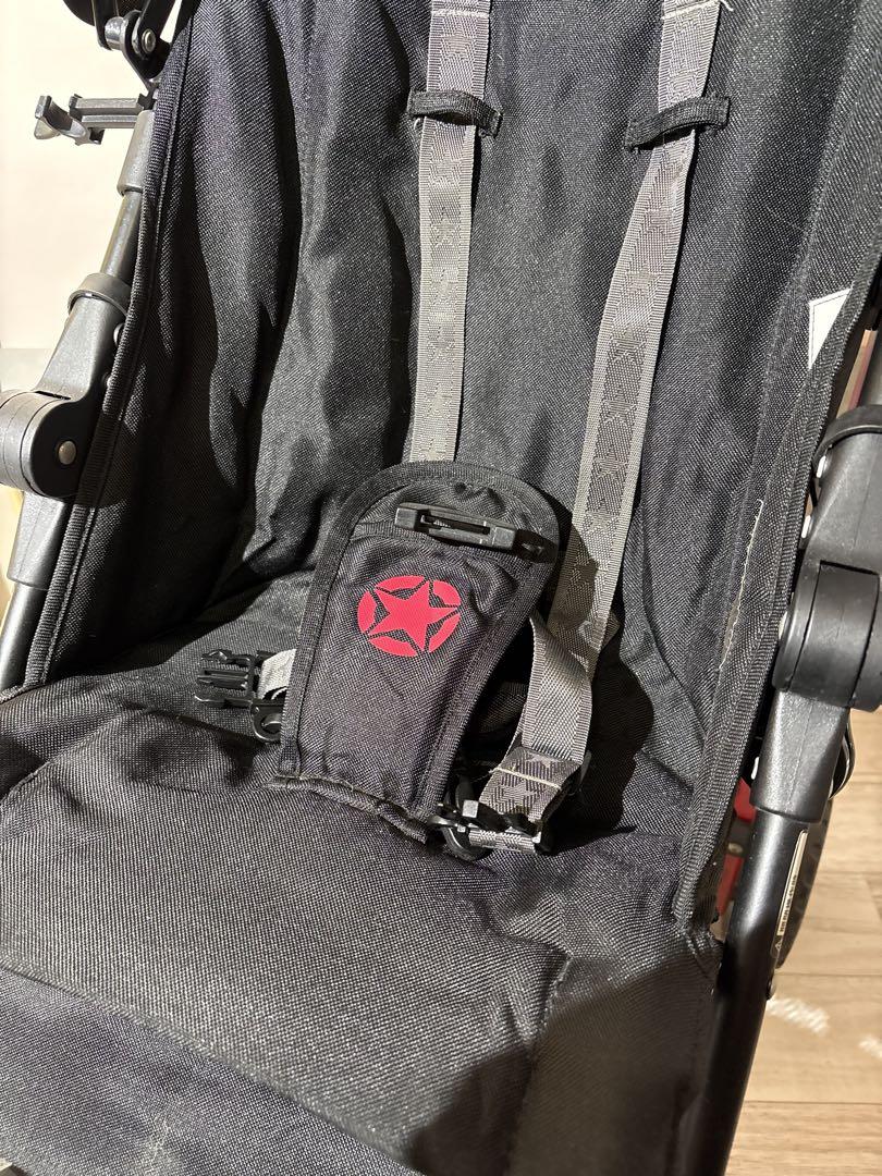 Jeep バギー 黒 赤　折りたたみ　美品　自立式