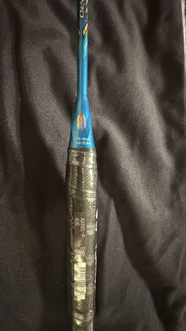 YONEX