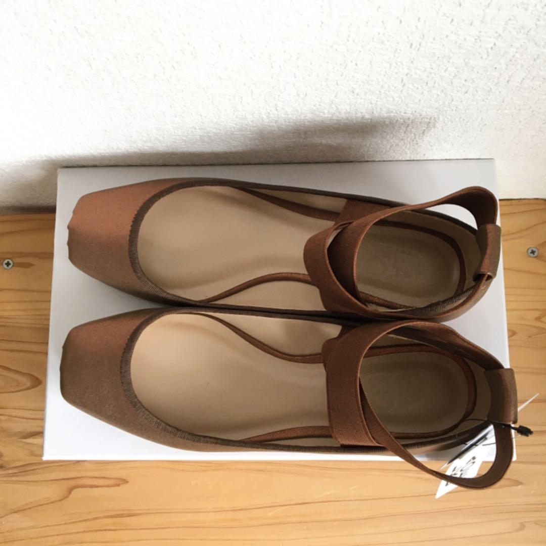 ★【新品】LAKOLE アンクルベルトスクエアバレエ　バレエシューズ　ラコレ　M