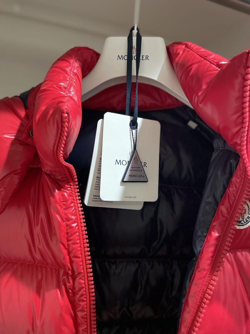Moncler フード付きレッドダウンベスト