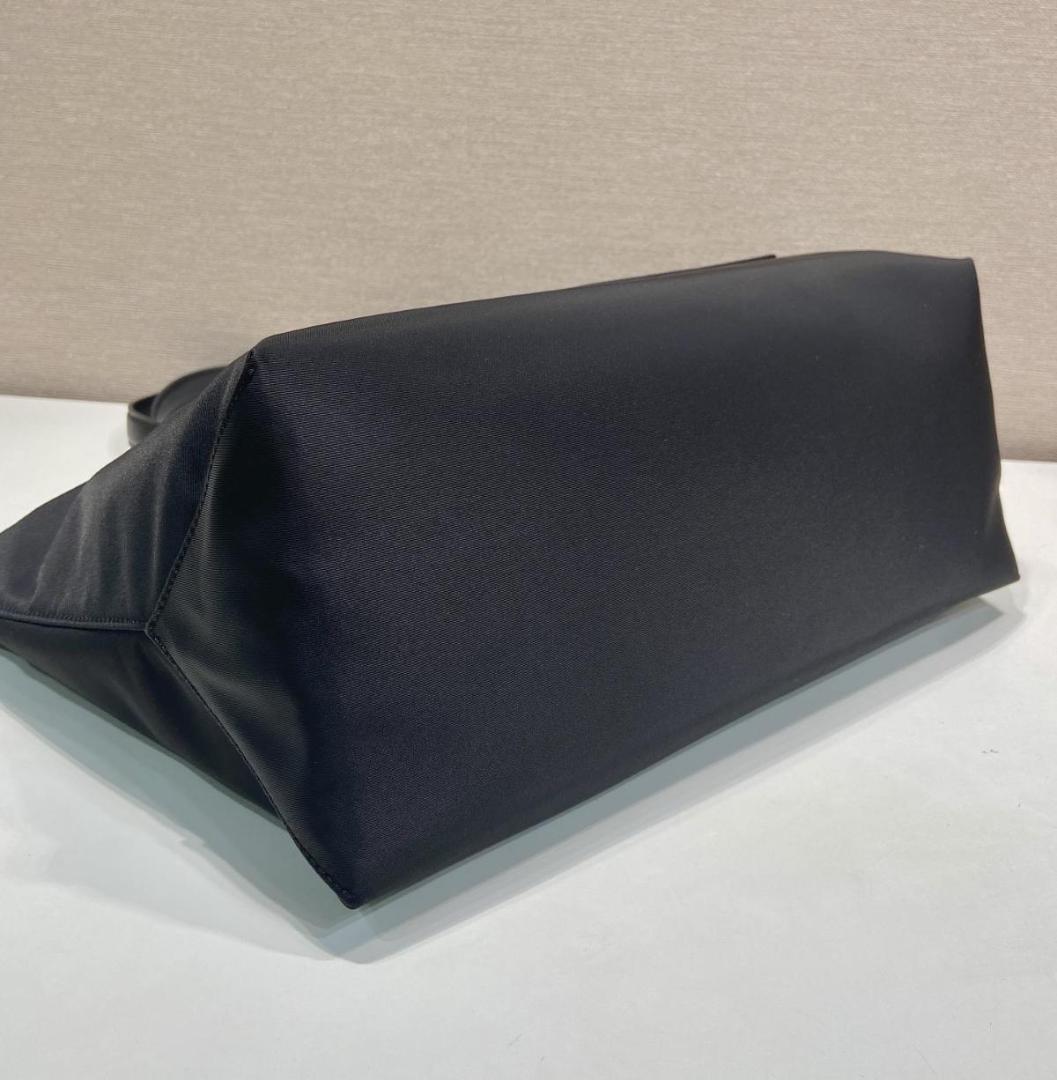 PRADA ネイビー トートバッグ