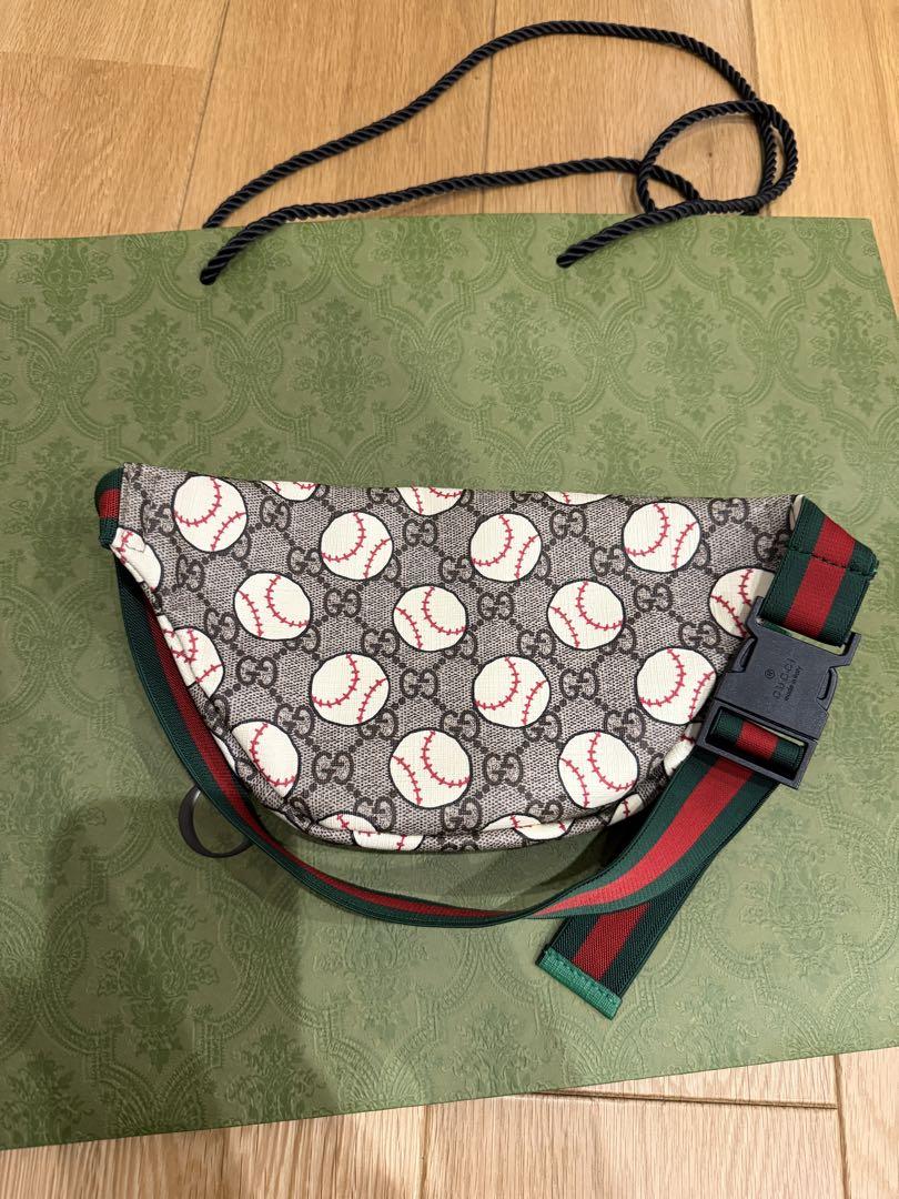 GUCCI ボディバッグ