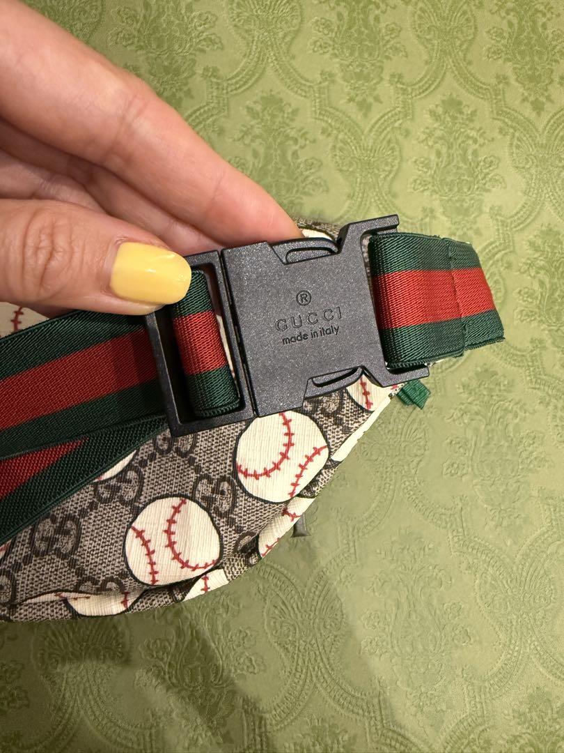 GUCCI ボディバッグ