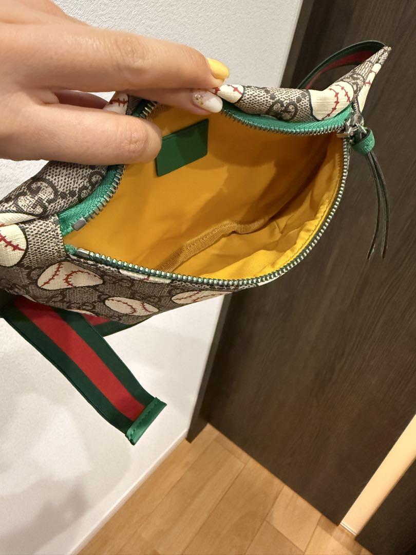 GUCCI ボディバッグ