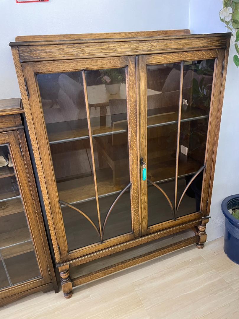 1930年代　イギリスアンティーク　キャビネット　神戸家具　ディスプレイ　本棚