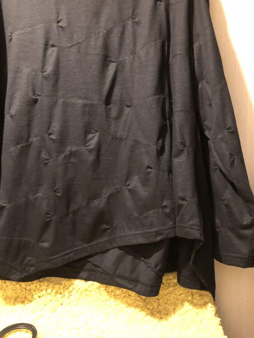 豪華 慈雨 新品未使用品 センソユニコ 尾州の生地 黒 カットソー トップス