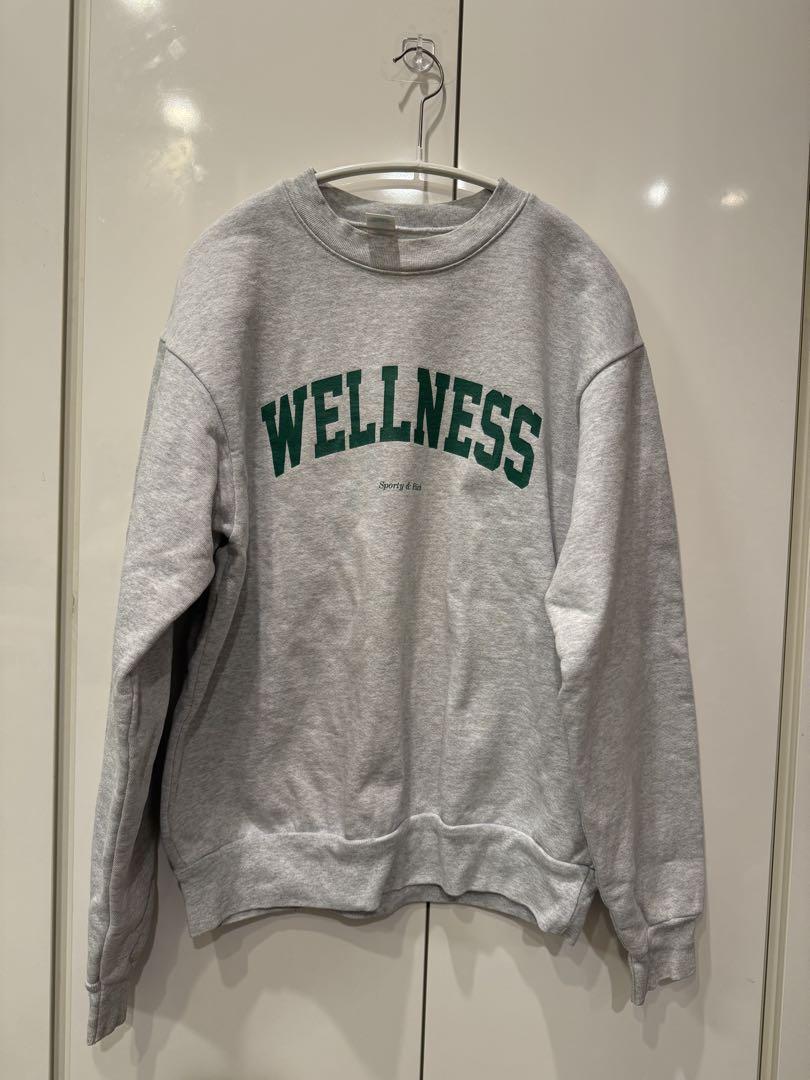 sporty&rich スウェット ヘイリー着用