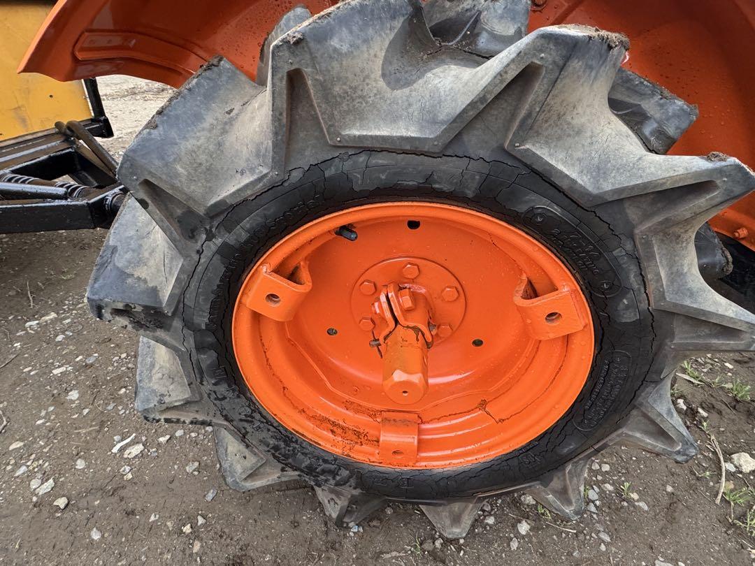 クボタ トラクター B5000 9馬力 4WD ブルトラクター トレーラー付き