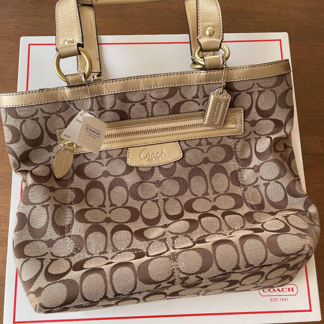 COACH コーチ トートバッグ 海外 - メルカリ COACH コーチ トートバッグ 海外 - メルカリ
