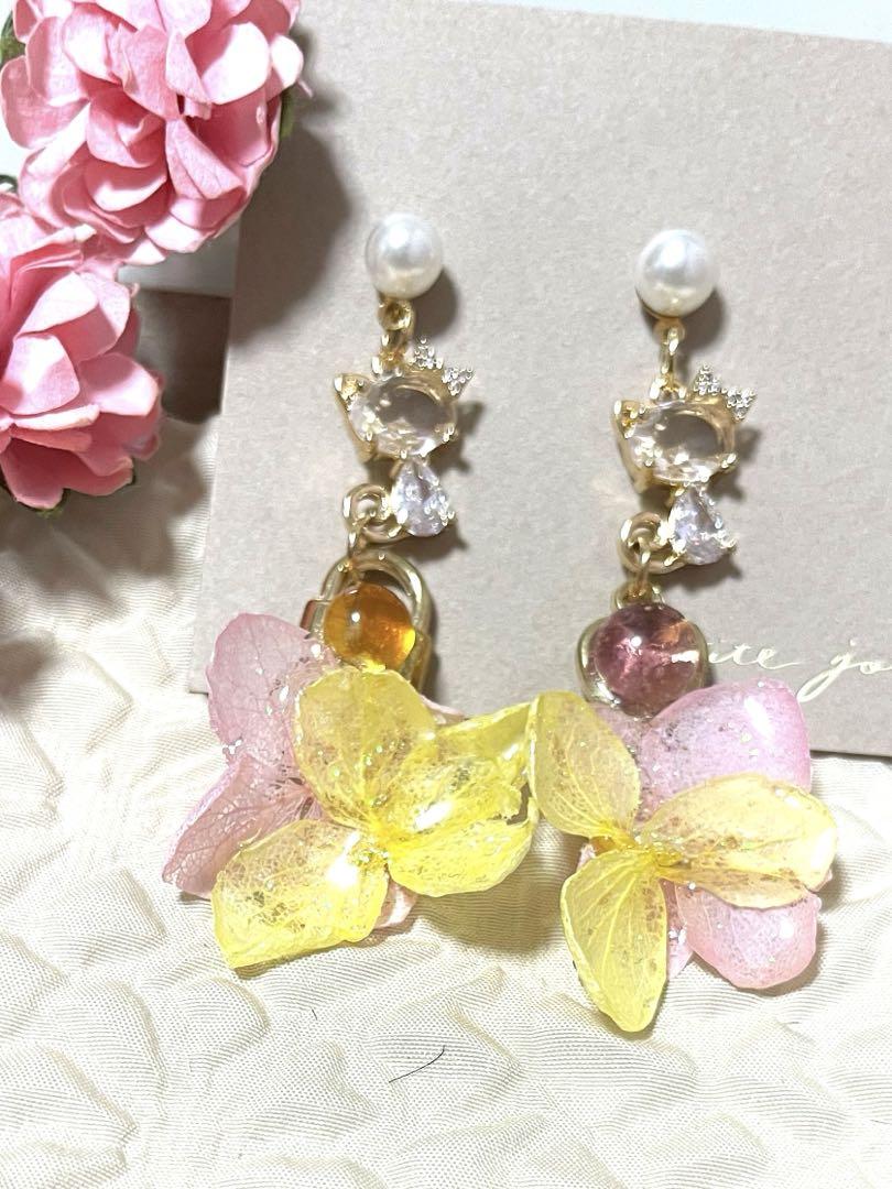 キラキラビジューゼリー猫ピアス