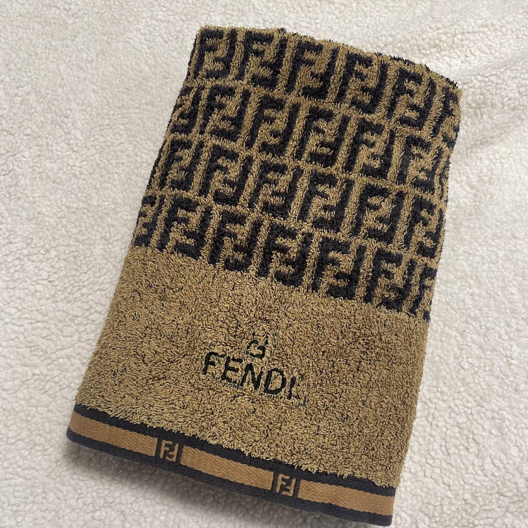 使用感あり廃盤FENDI フェンディズッカ柄 バスタオル