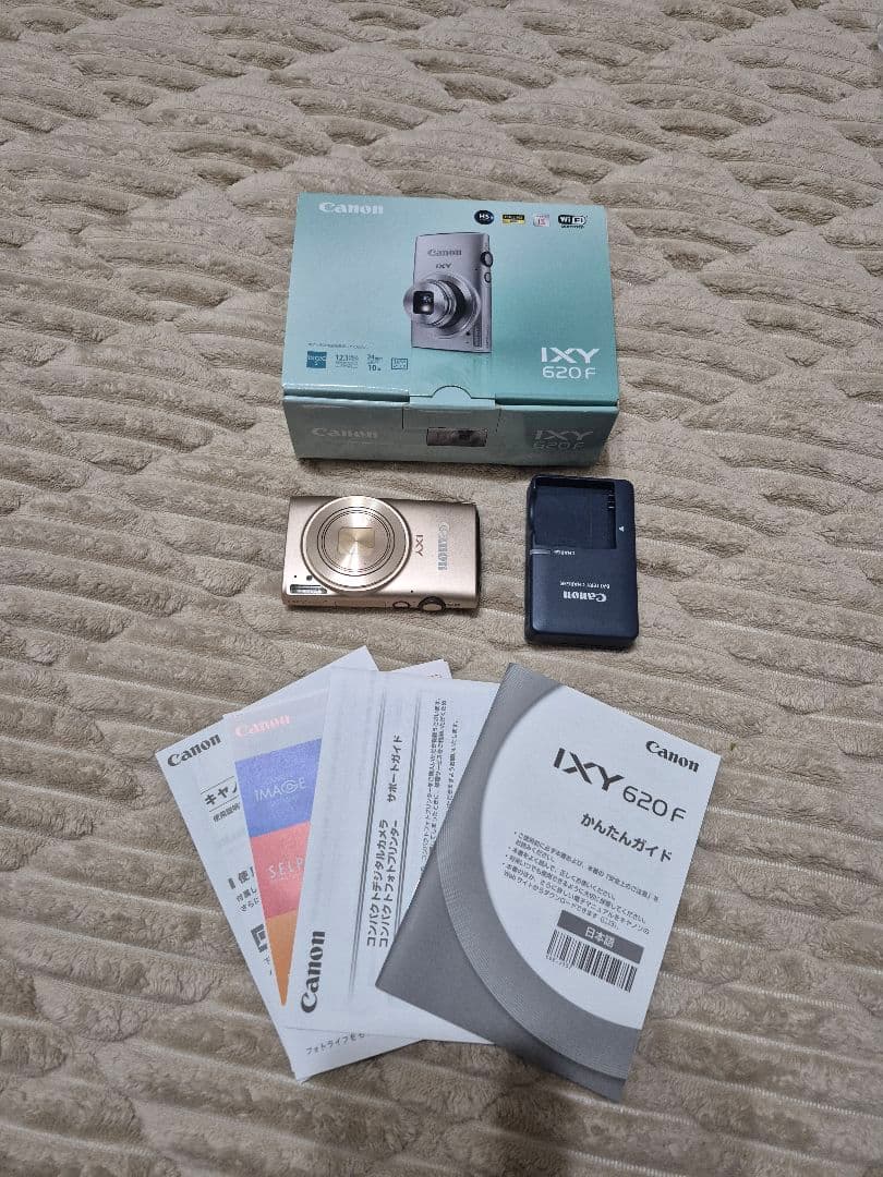 Canon IXY 620F 　ゴールドデジカメ