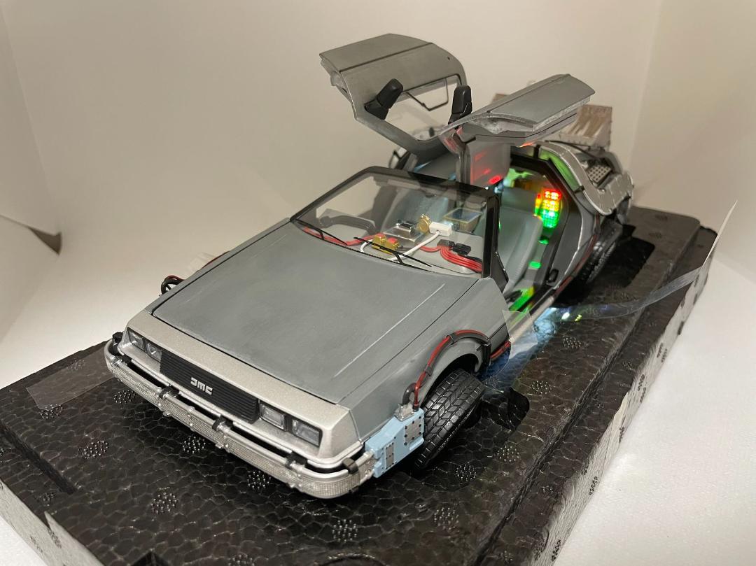 205-100 HotWheels 1/18 バック トゥ ザ フューチャー