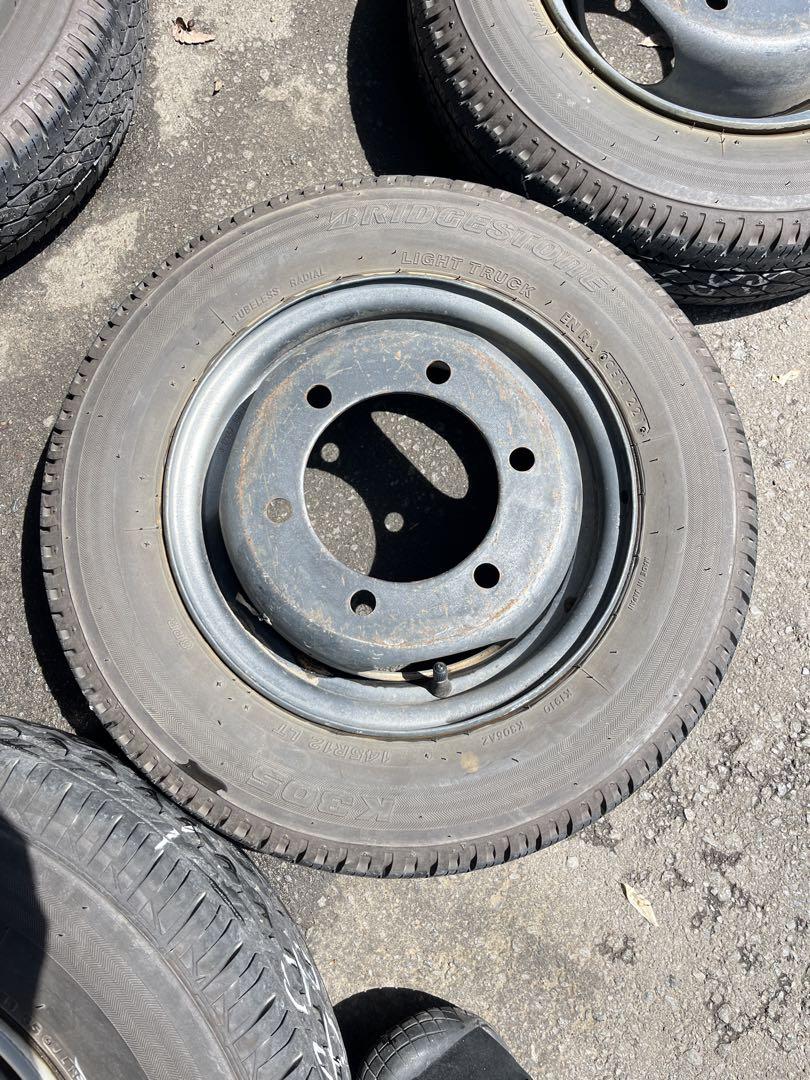 レア品　2トン　ダブルタイヤ195/80R15 145R12 アトラス　タイタン