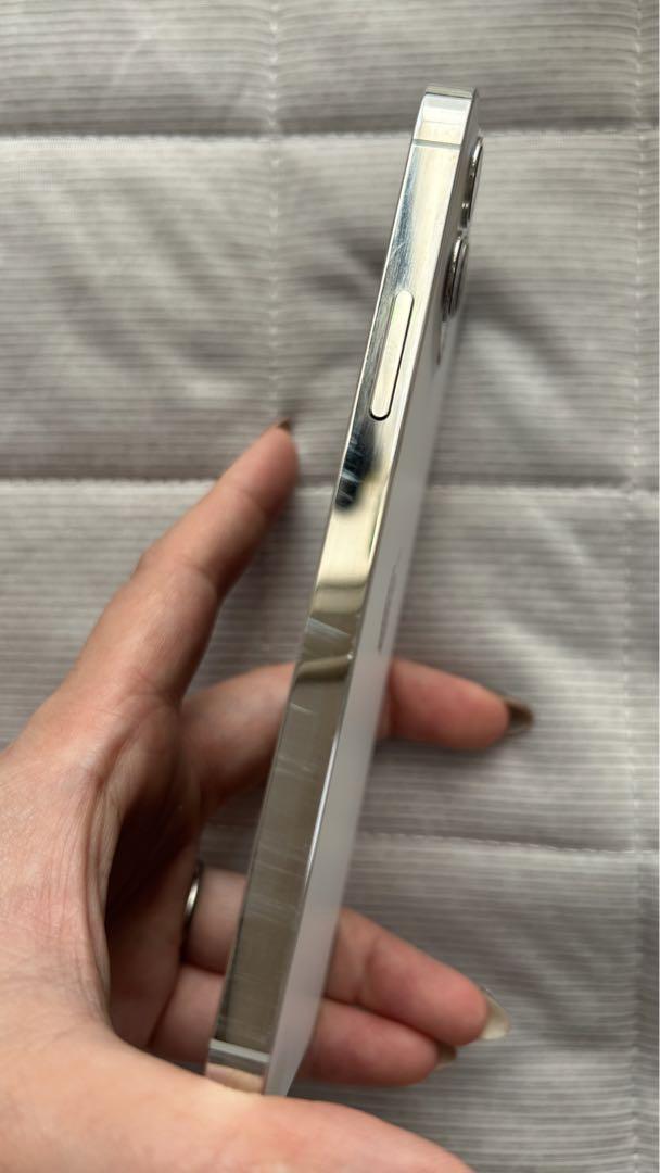 iPhone12pro シルバー　256GB