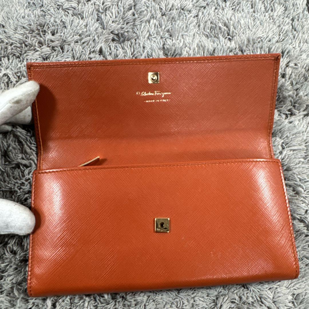 【美品】 Salvatore Ferragamo レザー 長財布 ヴァラリボン
