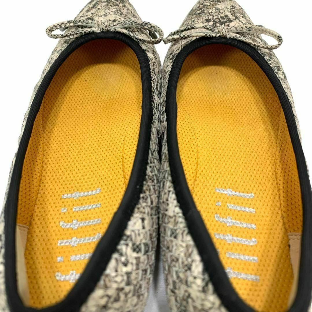 ★美品★ フィットフィット (22.5) パンプス アーモンドトゥ リボン 総柄