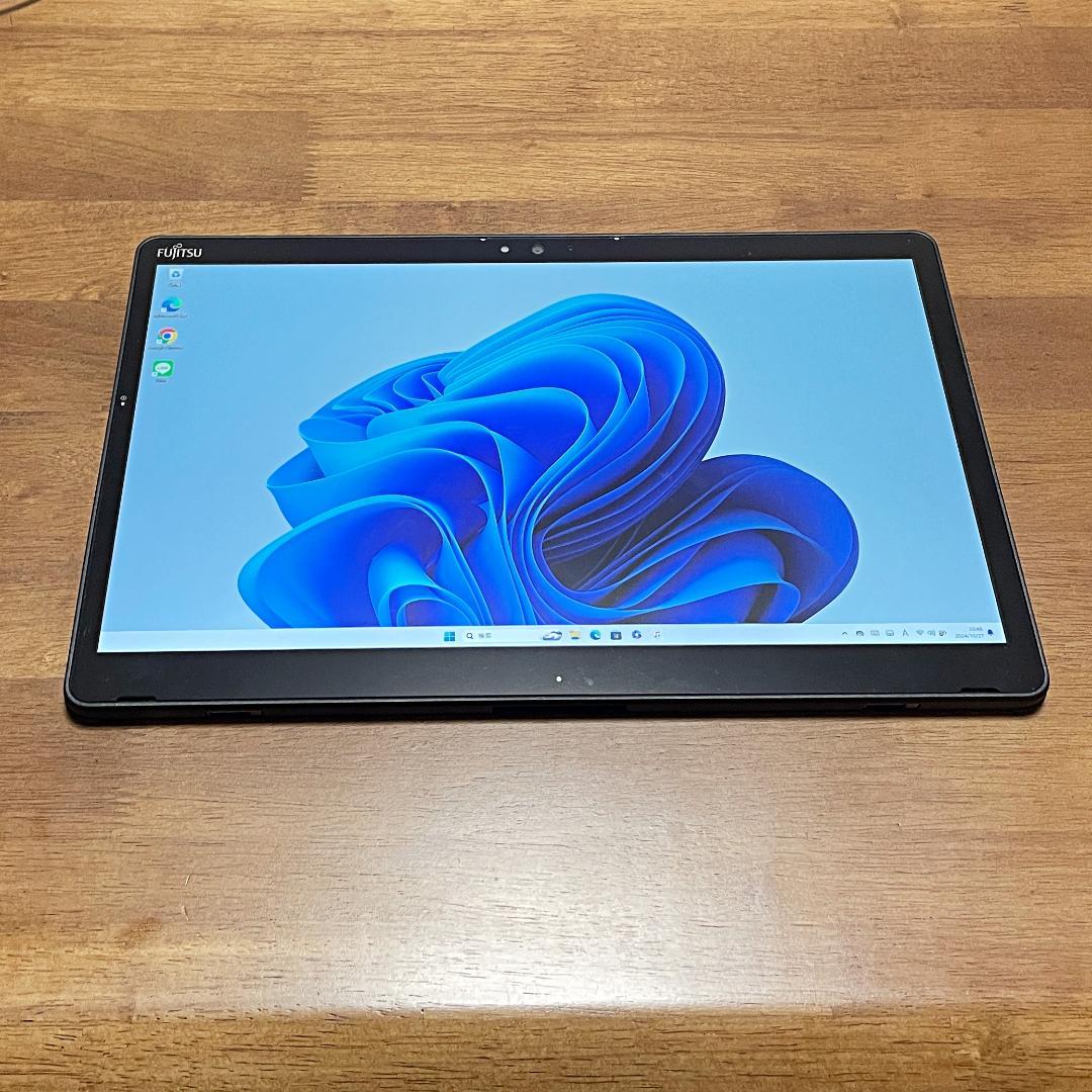 大画面13.3インチ軽量で使いやすい富士通タブレットWindows11