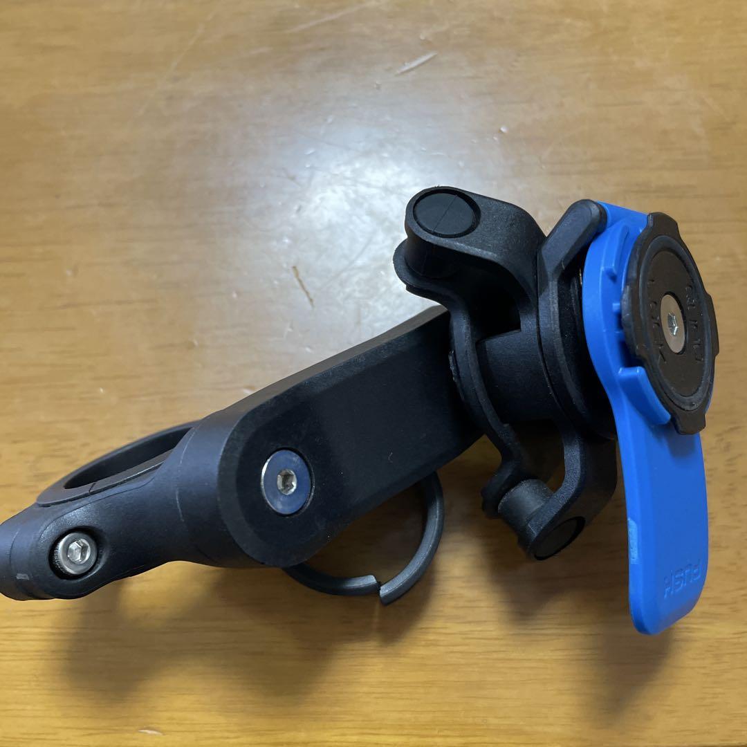 クアッドロック　衝撃吸収ダンパー付き　バイク用マウントブラケット