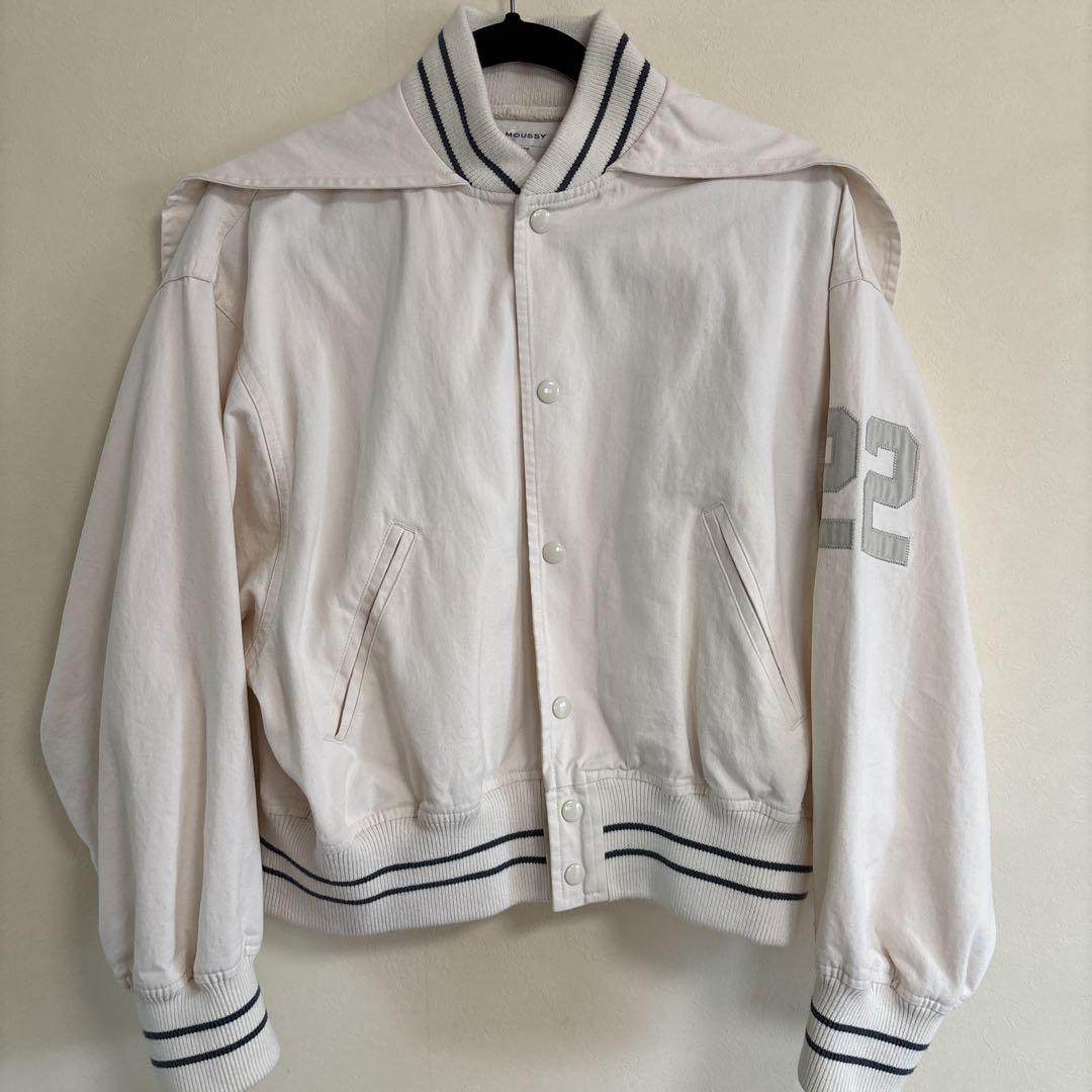 MOUSSY ホワイト スタジャン Fサイズ