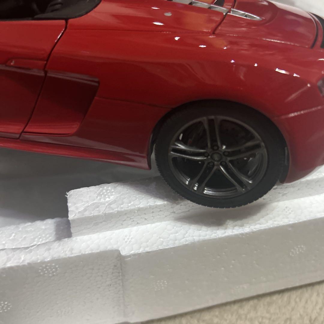 京商　1/18 アウディＲ８スパイダー