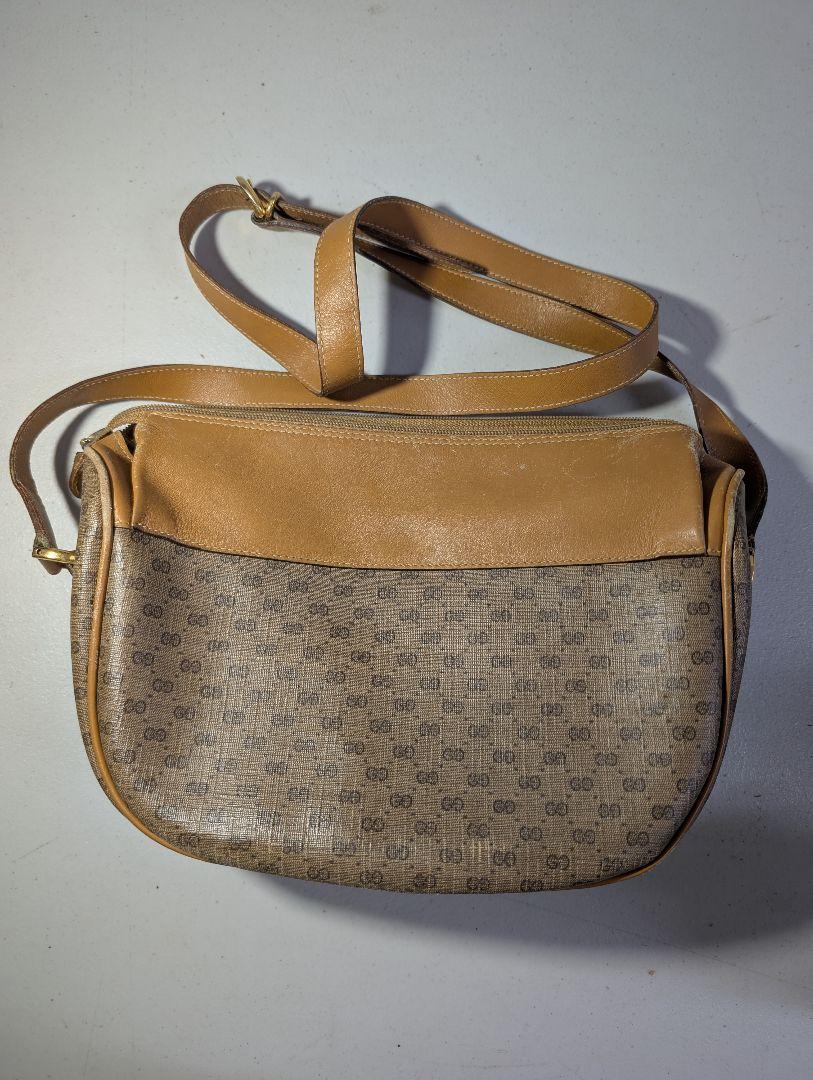 ※ゴン太ページ　GUCCI ベージュ ロゴ入り バッグ