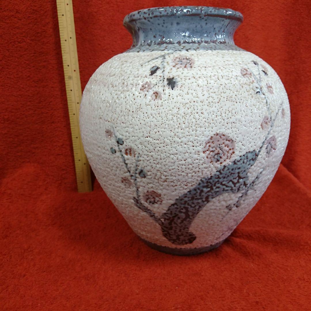 【SALE】 花模様の陶器壺 - メルカリ 工芸品