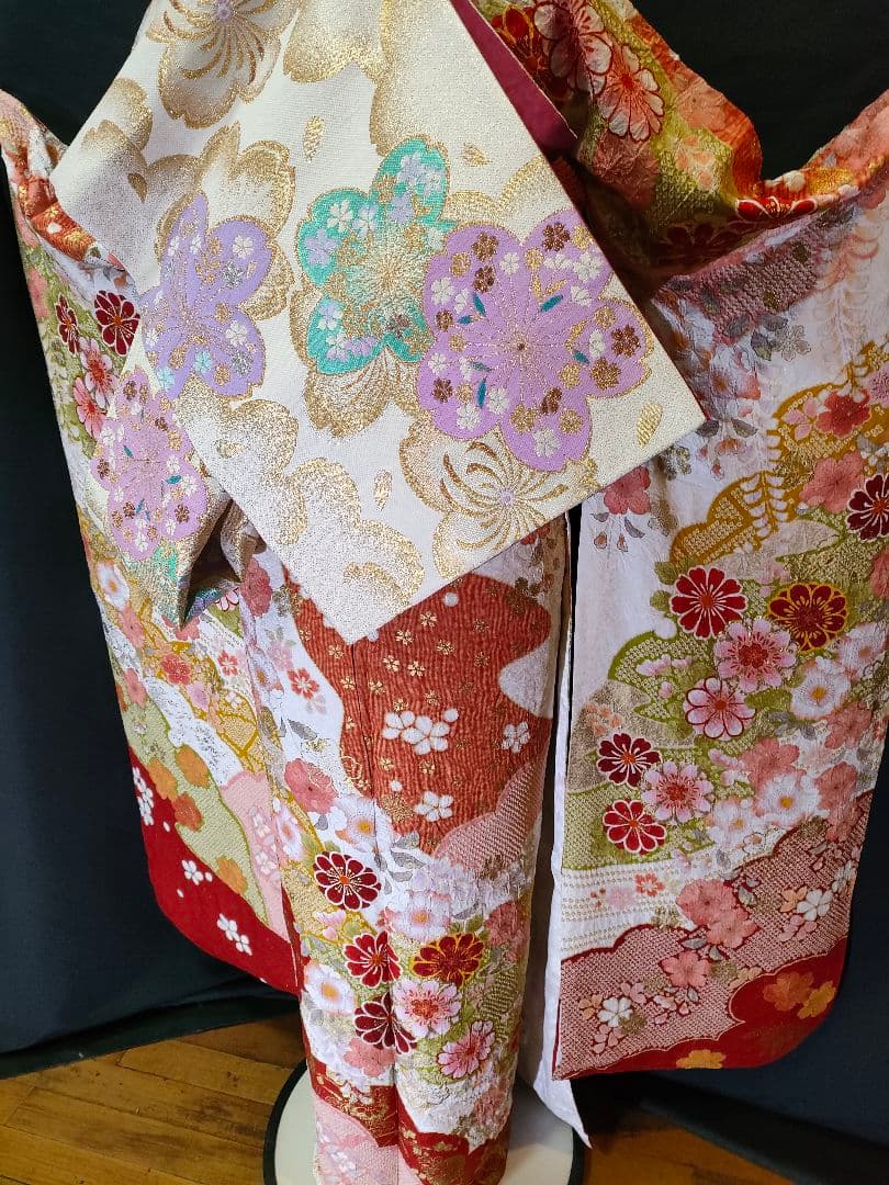 【逸品】絞り 疋田絞り 本振袖 古典柄 白系 【逸品】絞り 疋田絞り 本振袖 古典柄 白系