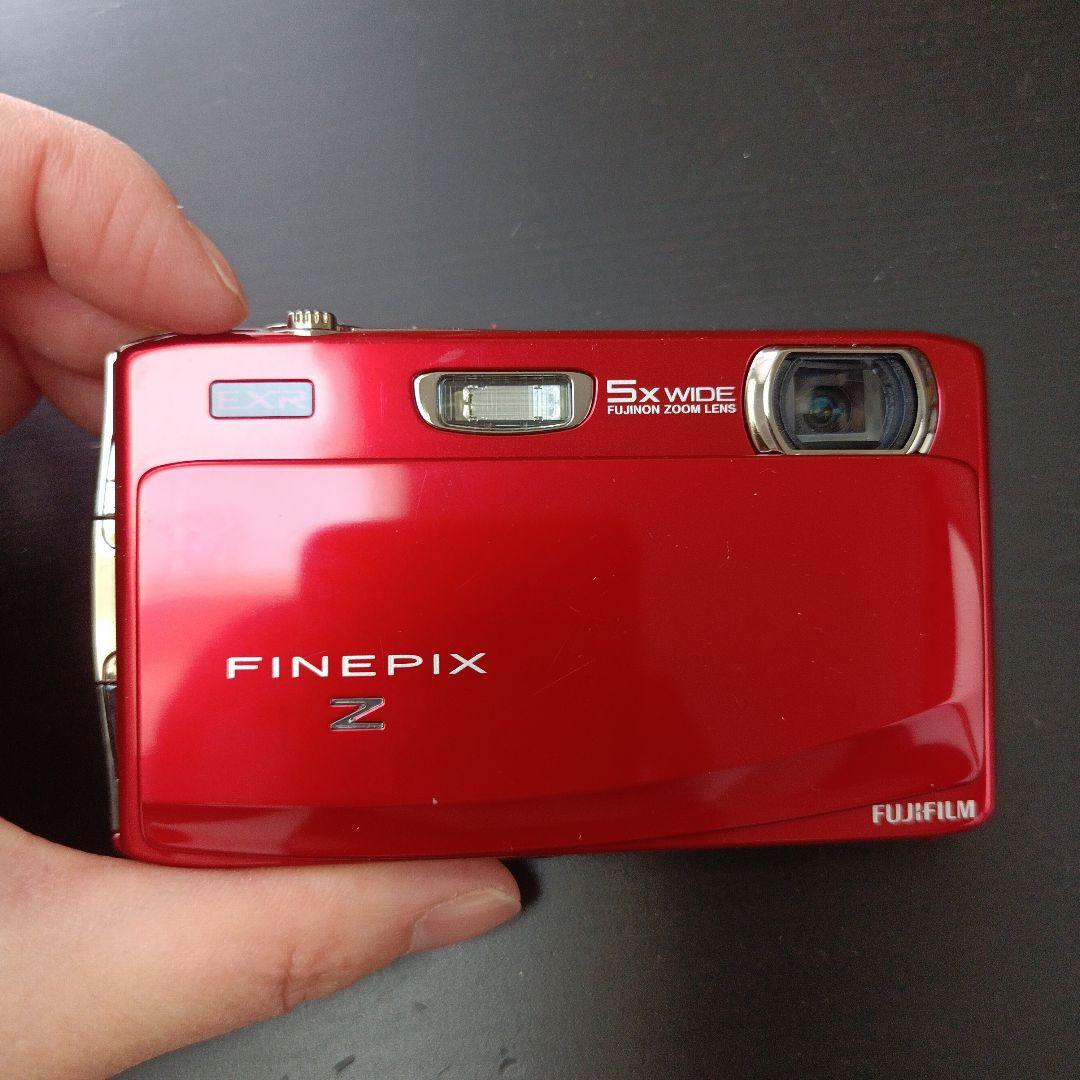 Fujifilm FinePix Z レッド 本体と付属品 Fujifilm FinePix Z レッド 本体と付属品 カメラ