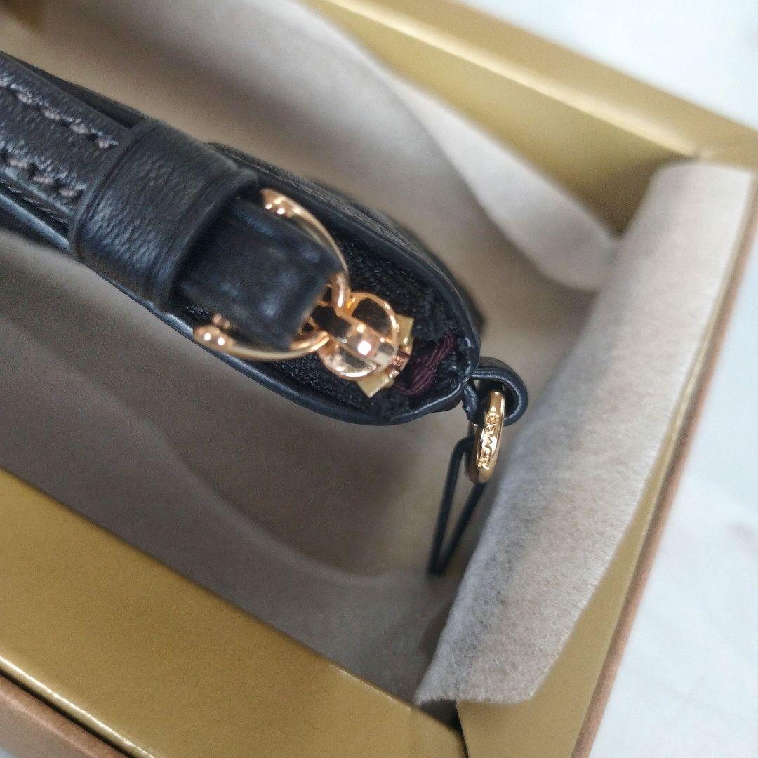 COACH コーチ　シグネチャー　人気　ブラック　　リストレット　未使用品 COACH コーチ ポーチ財布リストレット シグネチャーエンボス