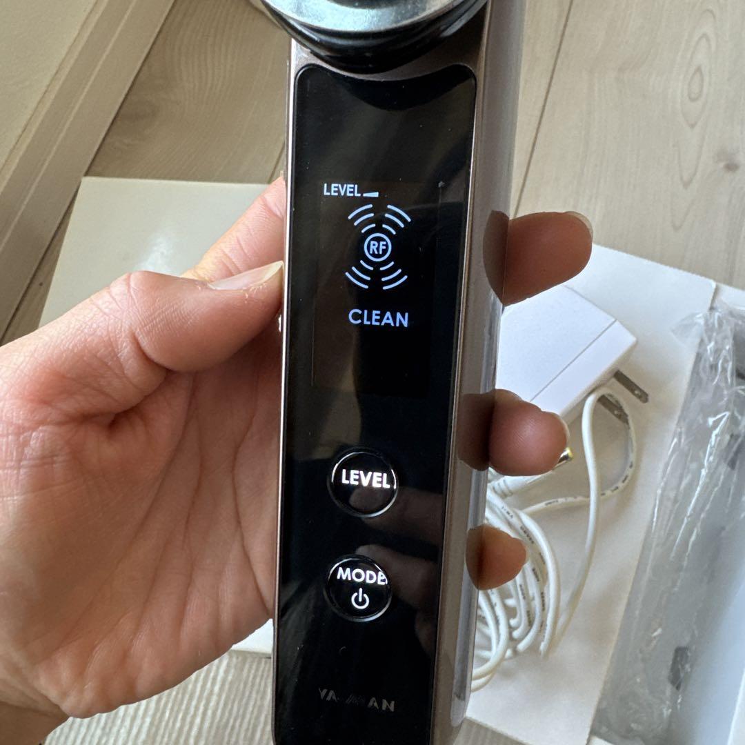 mysé EMS美顔器 ホワイト・ゴールド mysé EMS美顔器 ホワイト・ゴールド