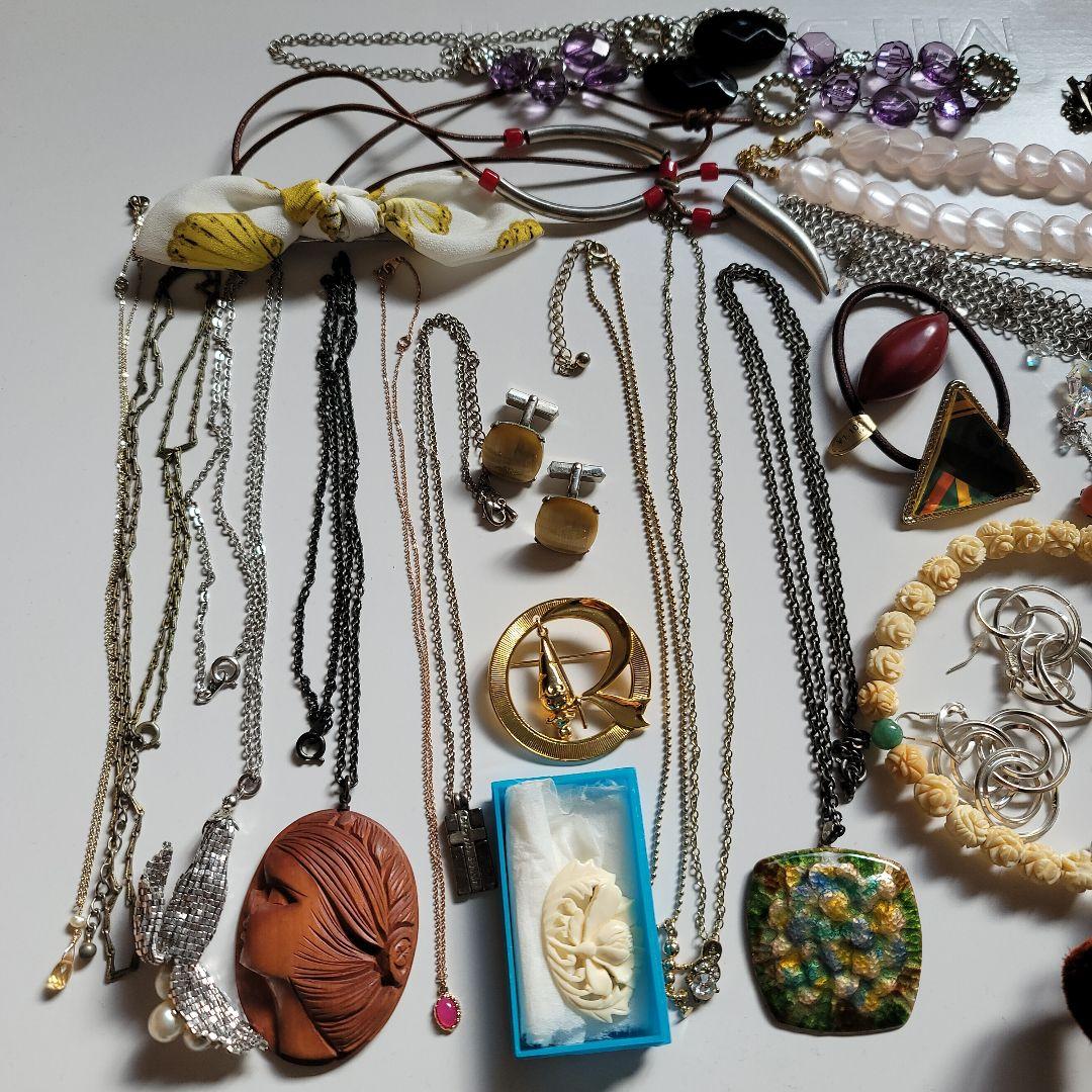 遺品整理 アクセサリーまとめ 大量 | lacalcetineriatome.cl