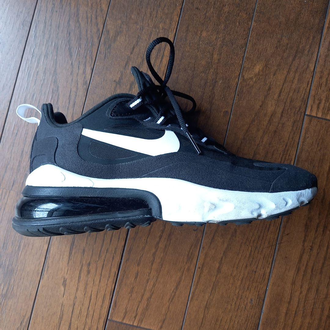 Nike Air Max react ブラック/ホワイト