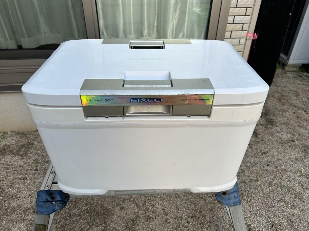 シマノ フィクセル　プレミアム　300 クーラーボックス　アウトドア　６面真空