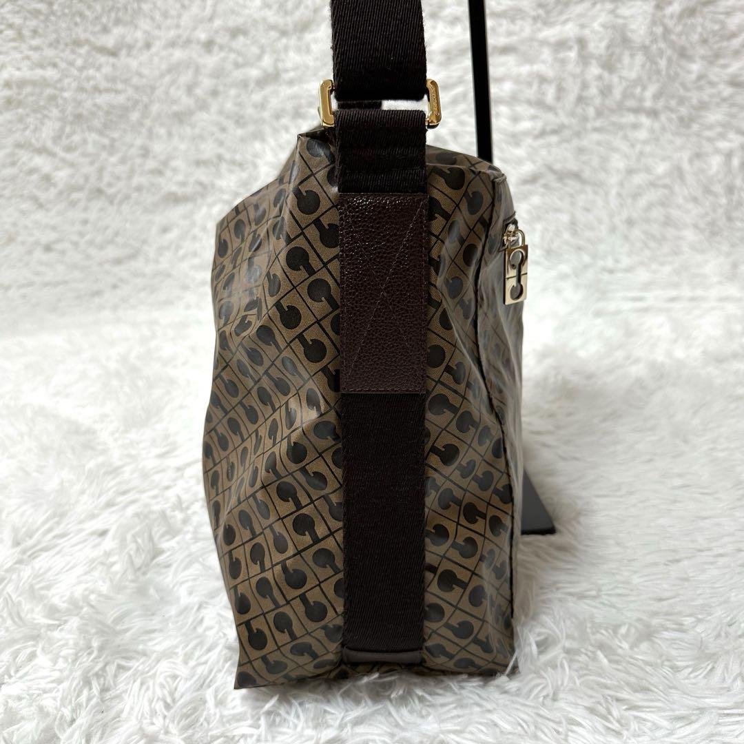 新品未使用】ゲラルディーニ ソフティ ショルダーバッグ(お値下げ)