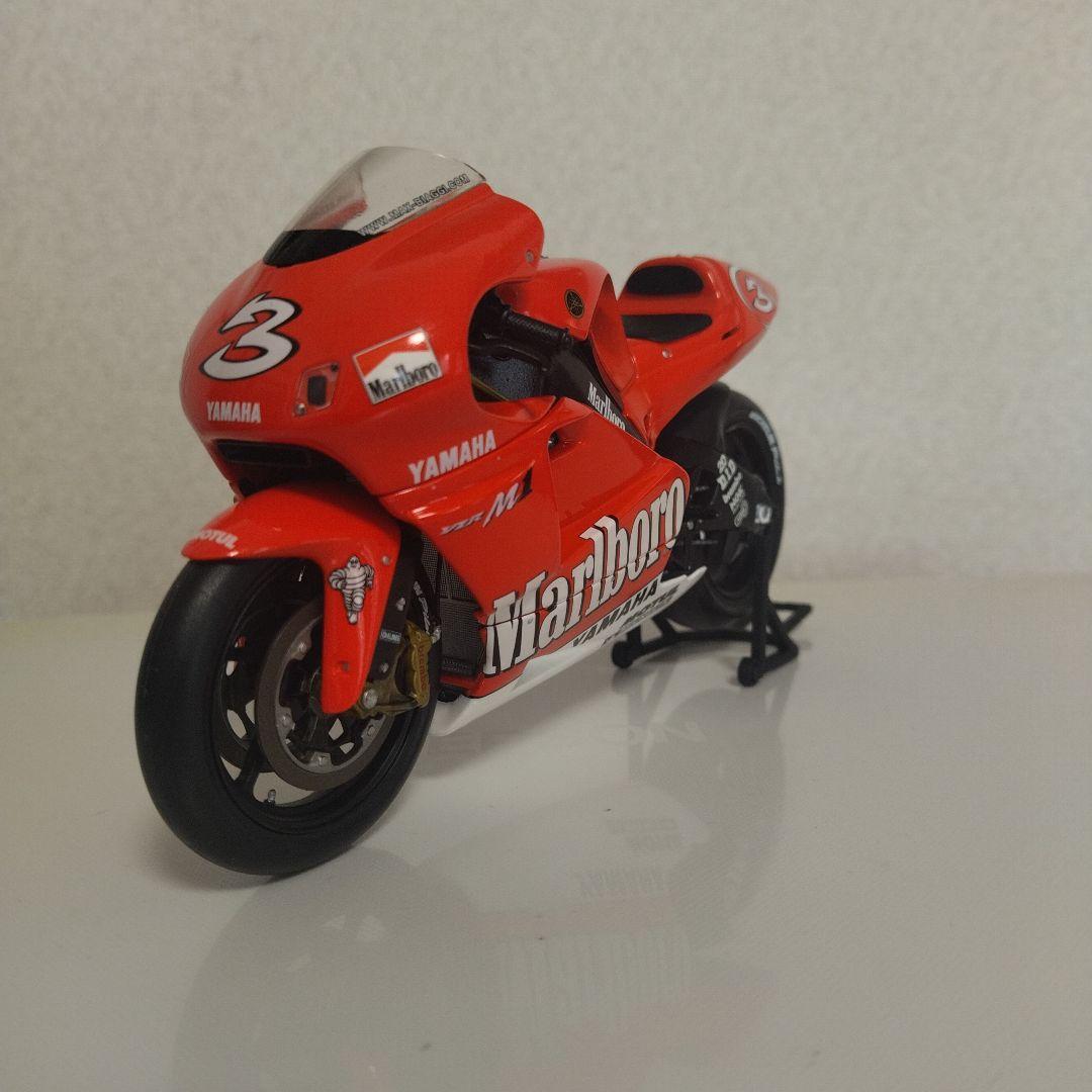 Yamaha YZR-M1 Marlboro 1/12スケールモデル