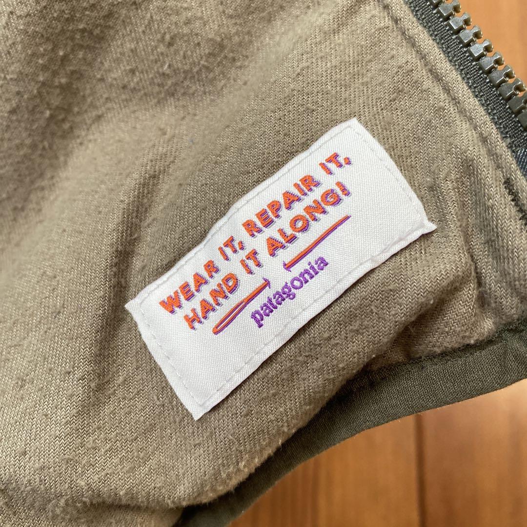 patagonia フード付きダウンジャケット オリーブ