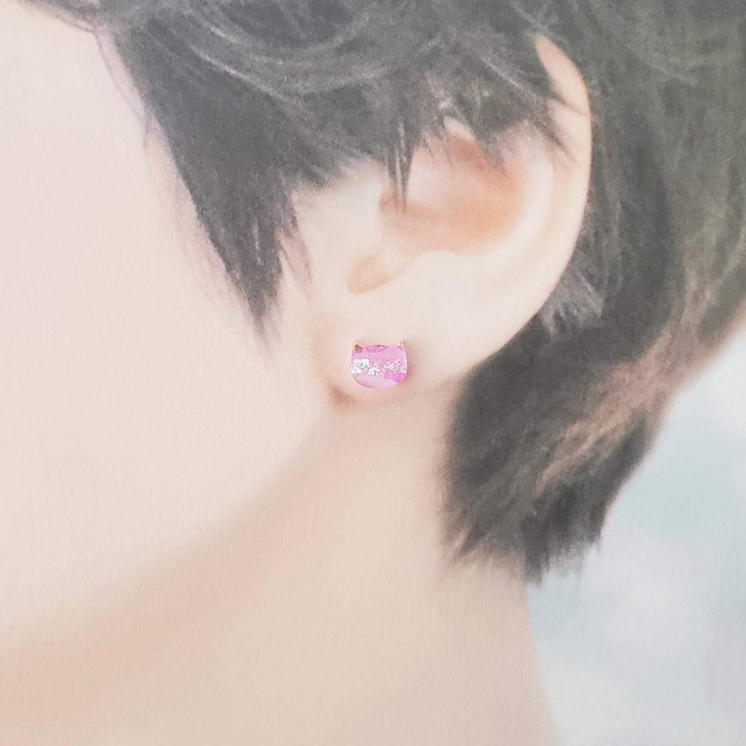 可愛い♡玉乗り傘猫ピアス