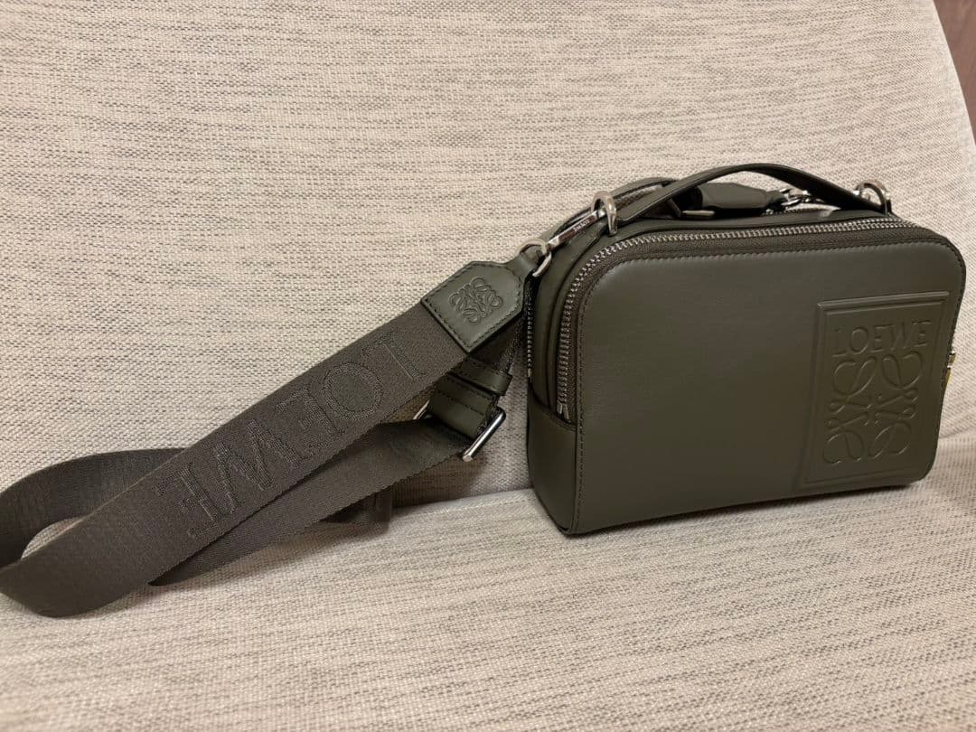 ロエベLOEWE　クロスボディ カメラバッグ　ショルダーバッグ　2022年限定色