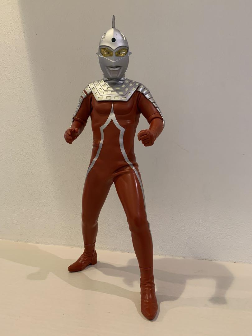 海洋堂 メガソフビ アドバンス ウルトラセブン 塗装済組立モデル 中古品