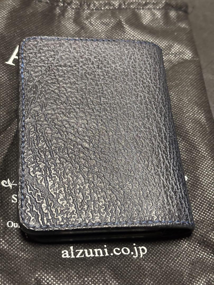 美品！ALZUNI シャークレザー　ハーフウォレット