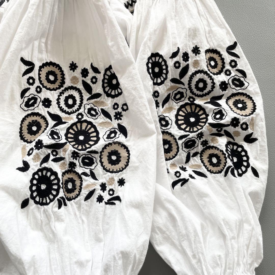 【新品】アーバンリサーチドアーズ コットン刺繍ギャザーブラウス エンブロイダリー ドアーズ◇DOORS◇コットン刺繍ギャザーブラウス エンブロイ