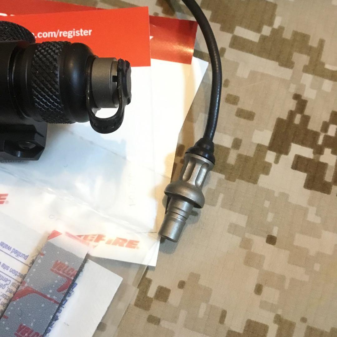 実物レア未使用 SUREFIRE M600B スカウトライト 実物レア未使用 SUREFIRE M600B スカウトライト