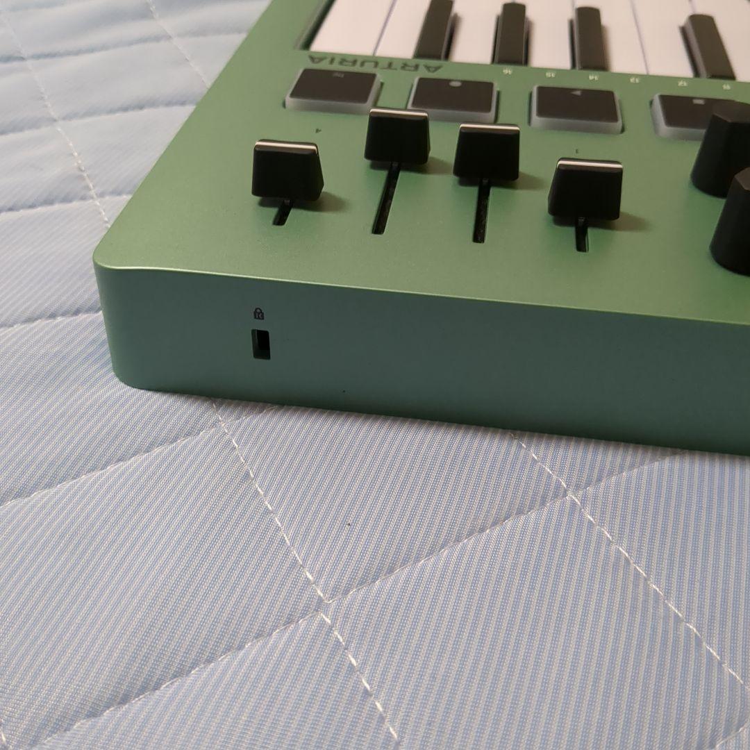 ARTURIA MINILAB 3 MIDIコントローラー