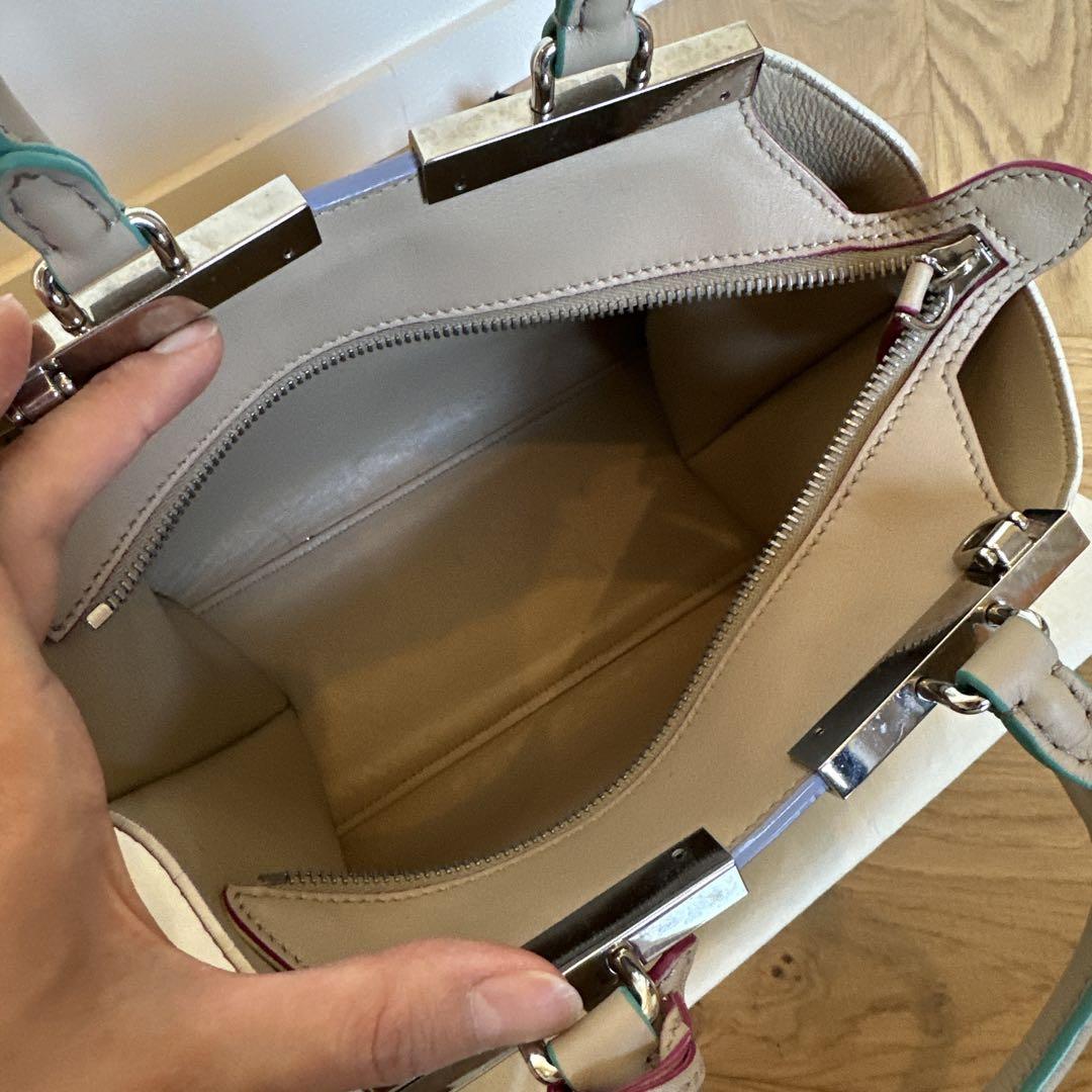 入荷now 買えない ミニトロワジュール FENDI ベージュ メルカリ - 2WAYハンドバッグ バッグ