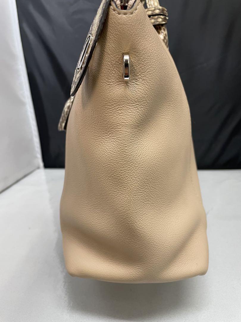 ヴィトン ヴォカシミール ロックイット PM ベージュ パイソン